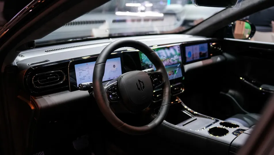 Leapmotor vehicle interior and dashboard detail.